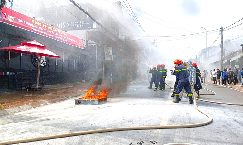 Bảo Lộc: Diễn tập phòng cháy, chữa cháy tại khu dân cư