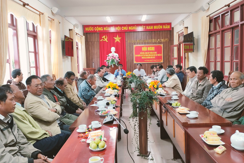 Hội nghị phổ biến, cung cấp thông tin mới cho người có uy tín trong đồng bào dân tộc thiểu số trên địa bàn huyện Lạc Dương
