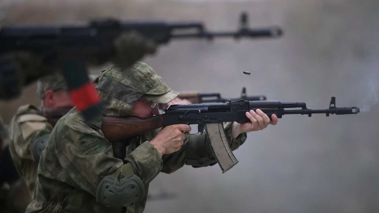Tân binh xả súng tại trường huấn luyện Nga gần Ukraine, 11 người chết, 15 bị thương