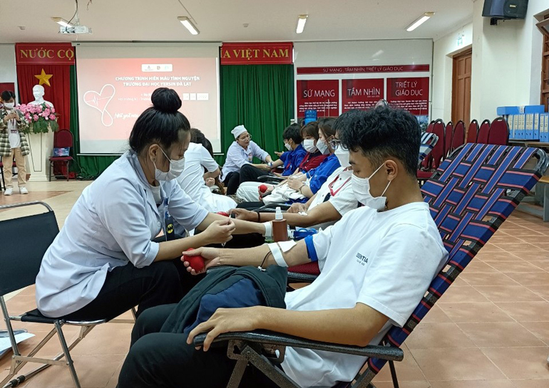Sinh viên Trường Đại học Yersin Đà Lạt tình nguyện hiến 252 đơn vị máu