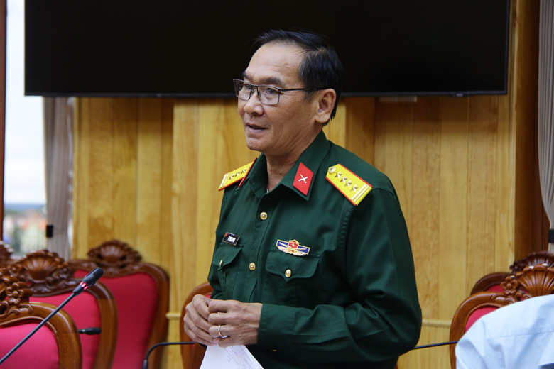 Đại diện lãnh đạo Ban Chỉ huy Phòng chống thiên tai và tìm kiếm cứu nạn tỉnh phát biểu nêu một số kiến nghị của tỉnh về công tác phòng chống thiên tai.
