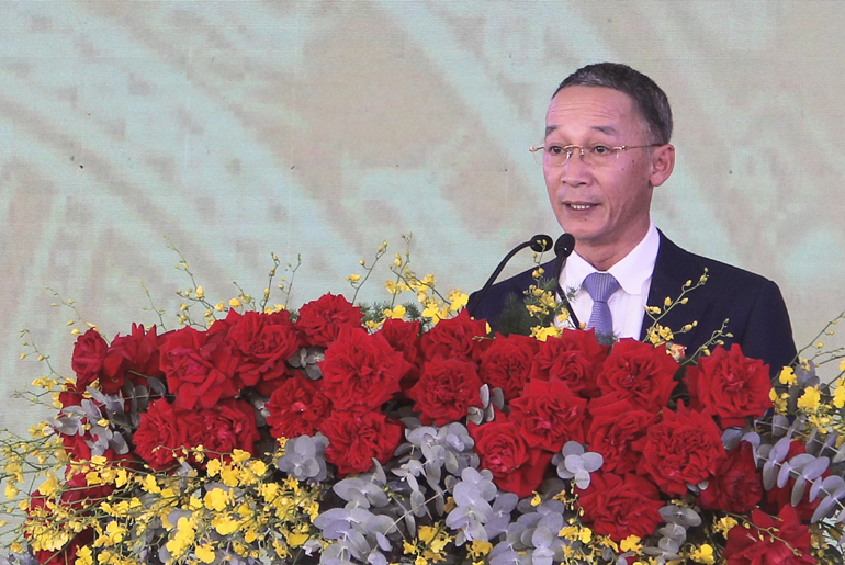 Đồng chí Trần Văn Hiệp – Phó Bí thư Tỉnh ủy, Chủ tịch UBND tỉnh phát biểu tại buổi lễ