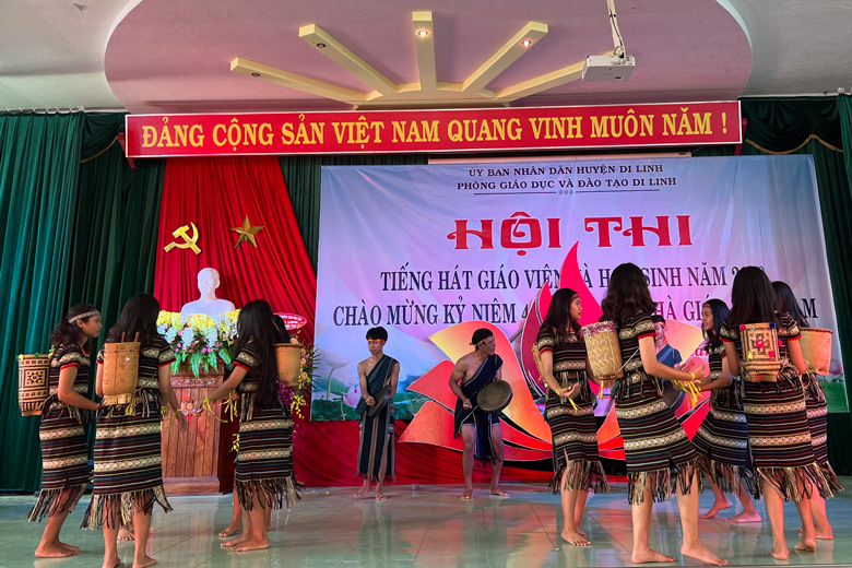 Hội thi Tiếng hát giáo viên và học sinh huyện Di Linh