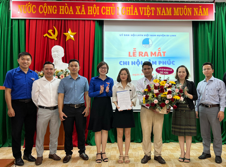 Công bố và trao quyết định thành lập Chi hội LHTN Việt Nam Phòng khám đa khoa Tâm Phúc