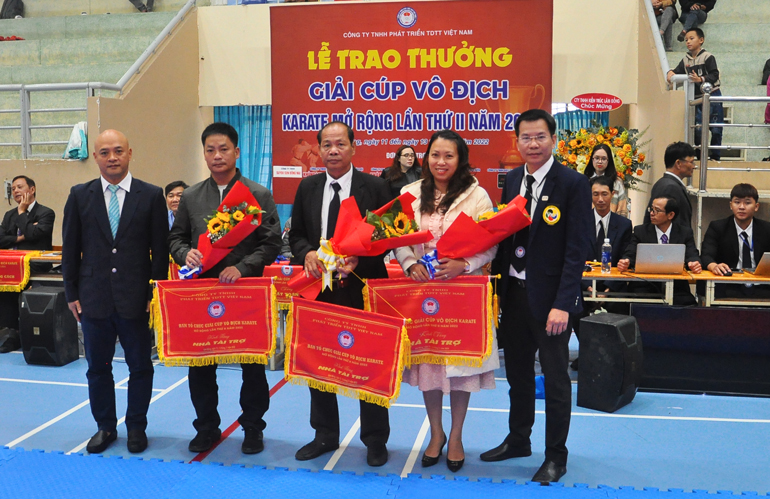 Gần 400 VĐV tranh tài tại giải Cúp vô địch Karate mở rộng lần thứ II - 2022