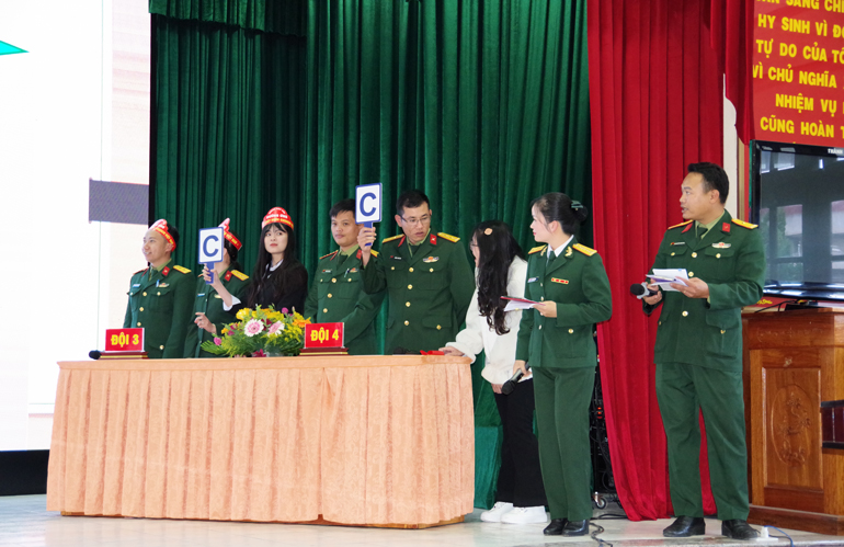 Sinh hoạt Ngày pháp luật Việt Nam năm 2022 trong lực lượng vũ trang