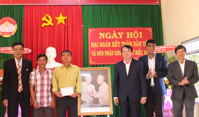 Phó Chủ tịch UBND tỉnh Phạm S dự Ngày hội Đại Đoàn kết toàn dân tộc huyện Bảo Lâm