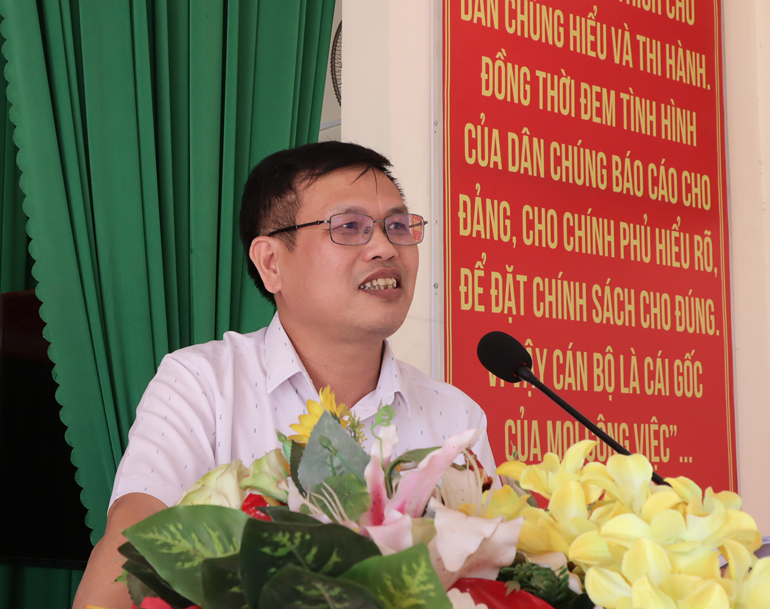 Ông Hoàng Sỹ Bích - Chủ tịch UBND huyện Lâm Hà giải trình một số vấn đề cử tri quan tâm