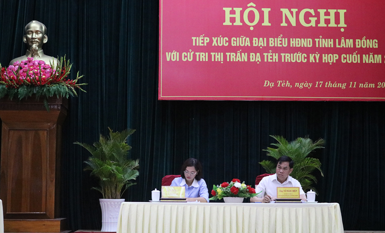 Các đại biểu HĐND tỉnh tiếp xúc cử tri tại thị trấn Đạ Tẻh, huyện Đạ Tẻh