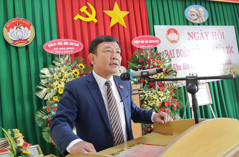 Trưởng Ban Tuyên giáo Tỉnh ủy dự Ngày hội Đại đoàn kết toàn dân tộc tại huyện Di Linh