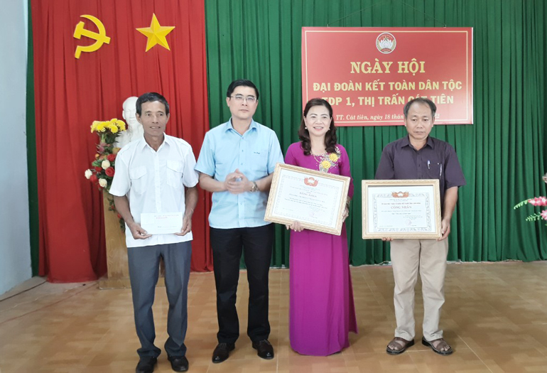 Lãnh đạo huyện Cát Tiên dự ngày hội Đại đoàn kết toàn dân tộc ở các khu dân cư
