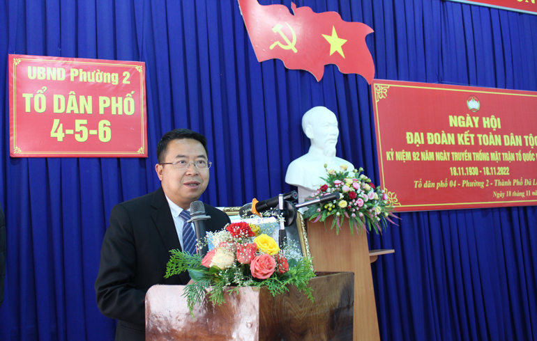 Đồng chí Tôn Thiện San – Phó Bí thư Thành ủy, Chủ tịch UBND TP Đà Lạt phát biểu biểu dương các kết quả mà Tổ dân phố 4, Phường 2 đã đạt được