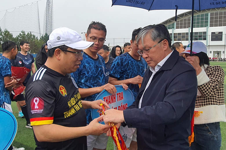 Thanh tra tỉnh Lâm Đồng khai mạc giải bóng đá kỷ niệm 77 năm ngày truyền thống ngành
