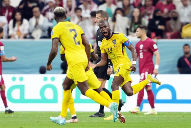Ecuador đánh bại chủ nhà Qatar ở trận khai mạc World Cup 2022