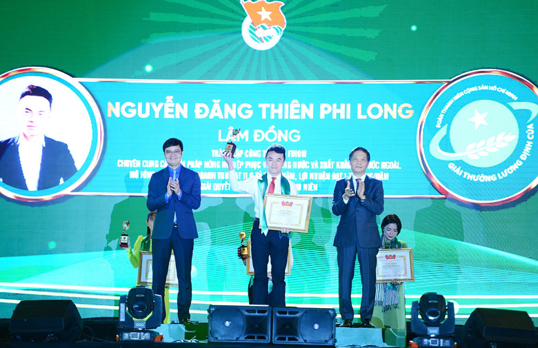 Anh Nguyễn Đăng Thiên Phi Long - đại diện duy nhất của tỉnh Lâm Đồng được nhận Giải thưởng Lương Định Của năm 2022