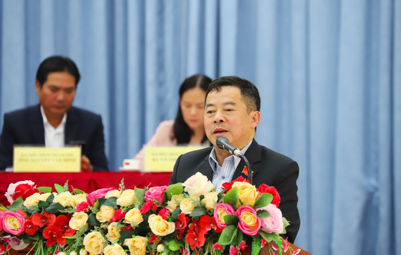 Ông Nguyễn Văn Phương - Chủ tịch UBND TP Bảo Lộc thay mặt đại biểu HĐND tỉnh Lâm Đồng tiếp thu, giải trình kiến nghị của cử tri