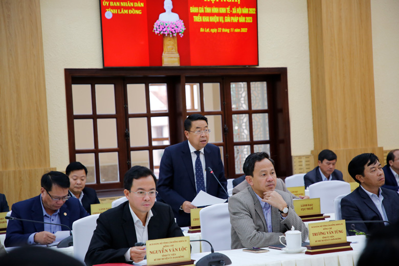 Chủ tịch UBND thành phố Đà Lạt Tôn Thiện San phát biểu ý kiến