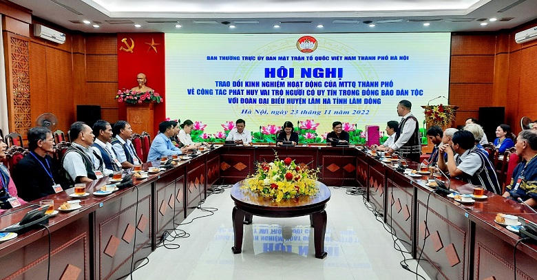Đoàn tham dự Hội nghị trao đổi kinh nghiệm hoạt động của MTTQ TP Hà Nội về công tác phát huy vai trò người có uy tín trong đồng bào dân tộc thiểu số