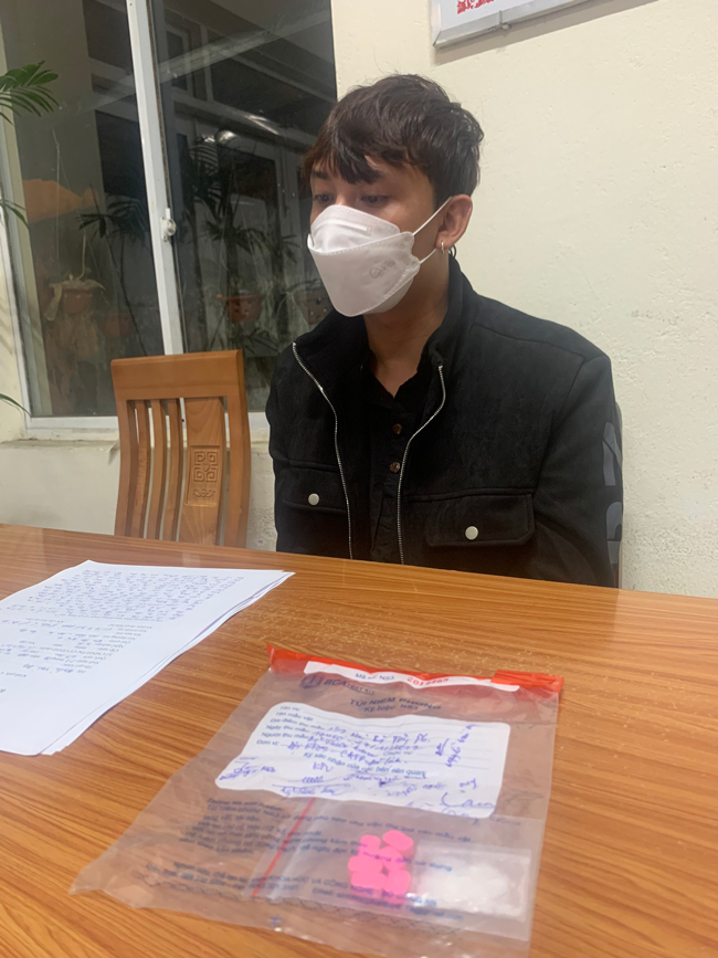 Nguyễn Trần Duy cùng số ma túy đem đi giao cho người có nhu cầu mua