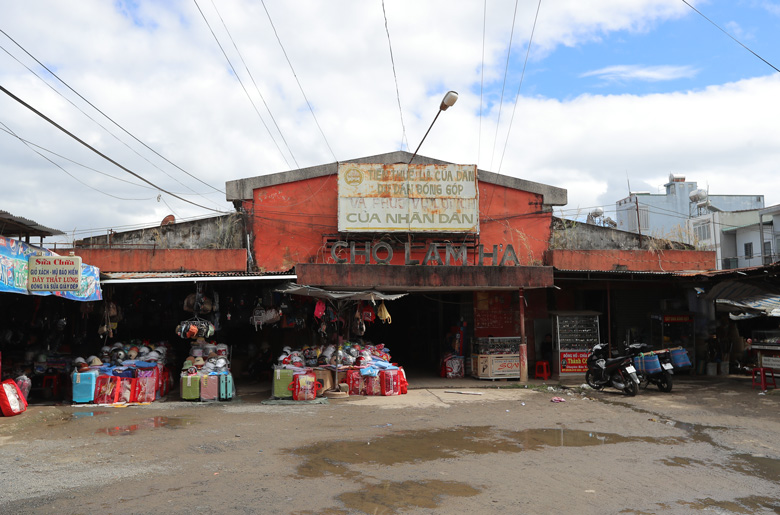 UBND huyện Lâm Hà sẽ tiến hành đóng cửa, chấm dứt hoạt động chợ Đinh Văn cũ