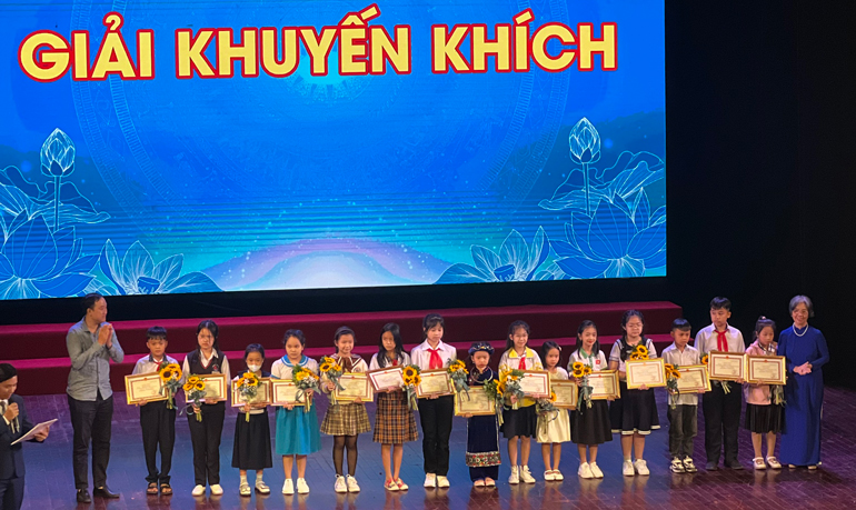 Lâm Đồng có 4 học sinh đoạt giải Đại sứ văn hoá đọc năm 2022