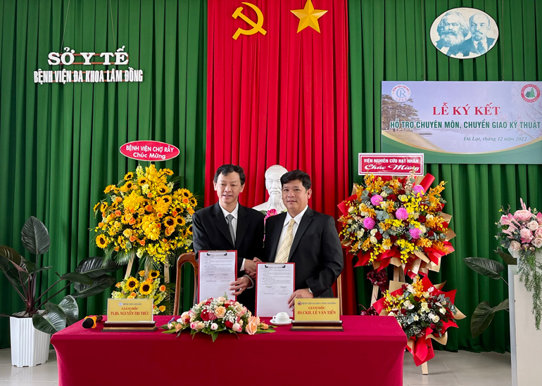 Lãnh đạo Bệnh viện Chợ Rẫy và BVĐK Lâm Đồng ký kết hợp tác hỗ trợ chuyên môn, chuyển giao kỹ thuật