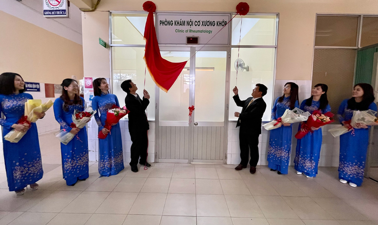 Lãnh đạo Bệnh viện Chợ Rẫy và BVĐK Lâm Đồng khai trương Phòng khám nội cơ xương khớp tại BVĐK tỉnh