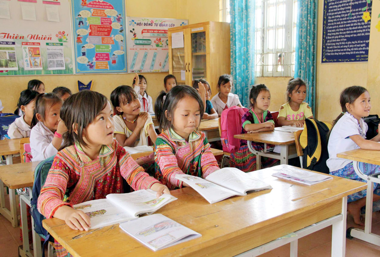 Một giờ học của các em học sinh huyện Đam Rông - địa phương có số hộ DCTD lớn nhất tỉnh