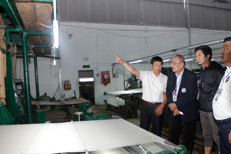 Thăm nhà máy sản xuất lụa tơ tằm tại TP Bảo Lộc