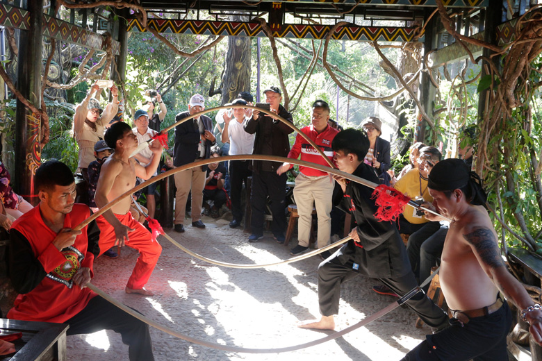 Xem biểu diễn võ cổ truyền tại KDL Quỷ núi-Suối ma