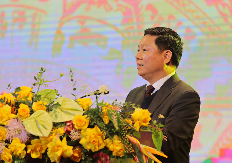 Đồng chí Trần Thanh Lâm - Phó trưởng Ban Tuyên giáo Trung ương lên phát biểu khai mạc và chỉ đạo Hội thi
