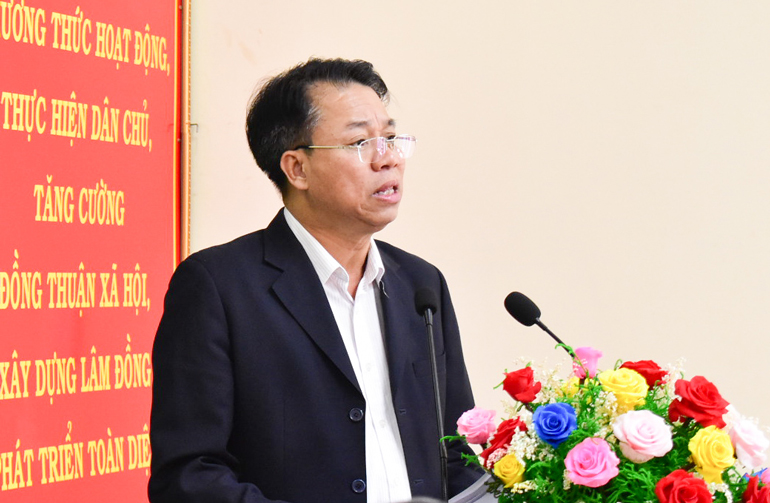 TS Lê Mậu Nhiệm - Giám đốc Trung tâm bồi dưỡng cán bộ và Nghiên cứu khoa học, Ủy ban Trung ương MTTQ Việt Nam phát biểu tại hội thảo 