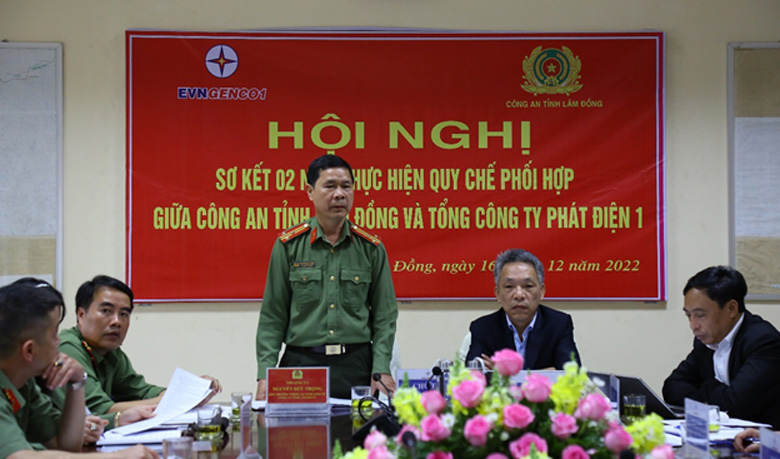 Thượng tá Nguyễn Đức Trọng - Phó Trưởng phòng An ninh kinh tế phát biểu tại Hội nghị