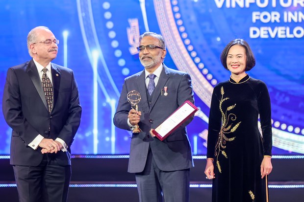 Giải Đặc biệt VinFuture 2022 dành cho Nhà khoa học đến từ các nước đang phát triển đã vinh danh Giáo sư Thalappil Pradeep (Ấn Độ)