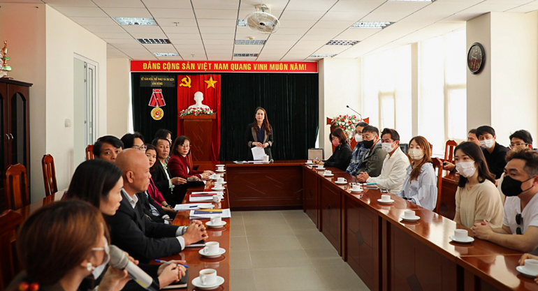 Các quan chức thành phố Guri tại buổi làm việc. Đoàn đặc biệt quan tâm đến những thông tin về việc tổ chức Festival hoa định kỳ của Lâm Đồng