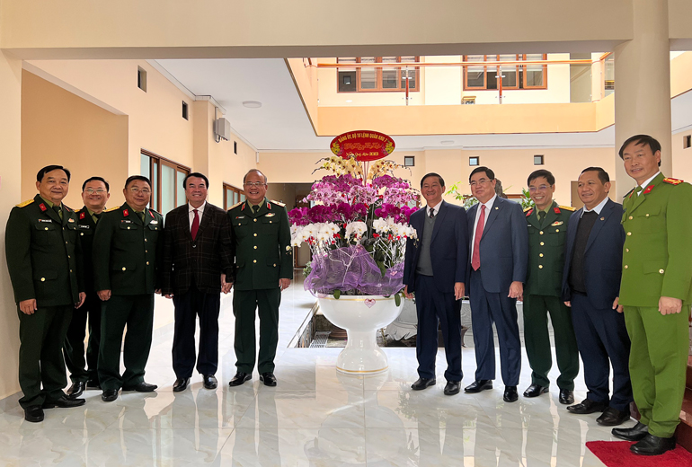 Lãnh đạo Bộ Tư lệnh Quân khu 7 thăm và chúc tết tại Lâm Đồng