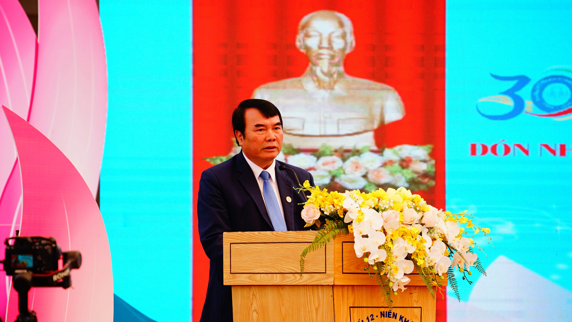 Đồng chí Phạm S - Phó Chủ tịch UBND tỉnh, phát biểu tại buổi lễ