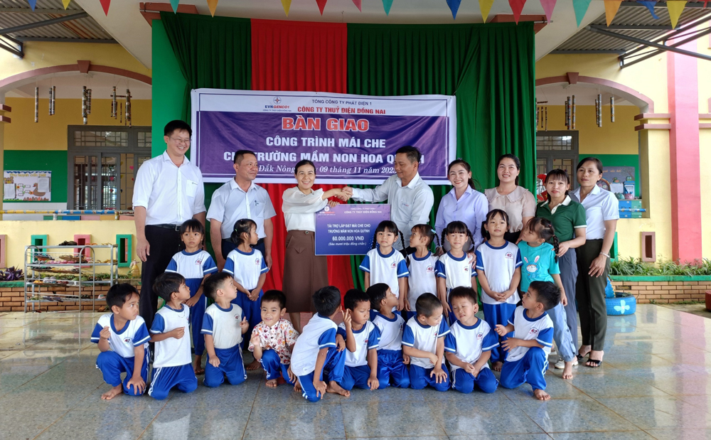 Trường mầm non Hoa Quỳnh (xã Quảng Khê, huyện Đắk Glong, tỉnh Đắk Nông) là một trong các trường học mà Công ty Thủy điện Đồng Nai đã tài trợ kinh phí xây dựng cơ sở vật chất phục vụ giảng dạy và học tập trong năm 2023
