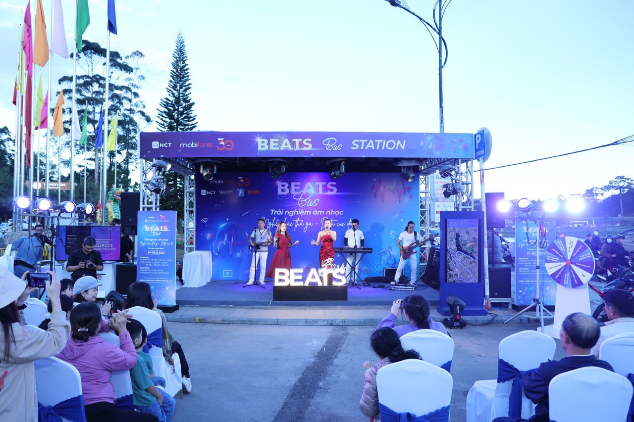 MobiFone tổ chức sâu khấu âm nhạc phục vụ du khách nhân dịp Dalat được công nhận Tp Sáng tạo âm nhạc