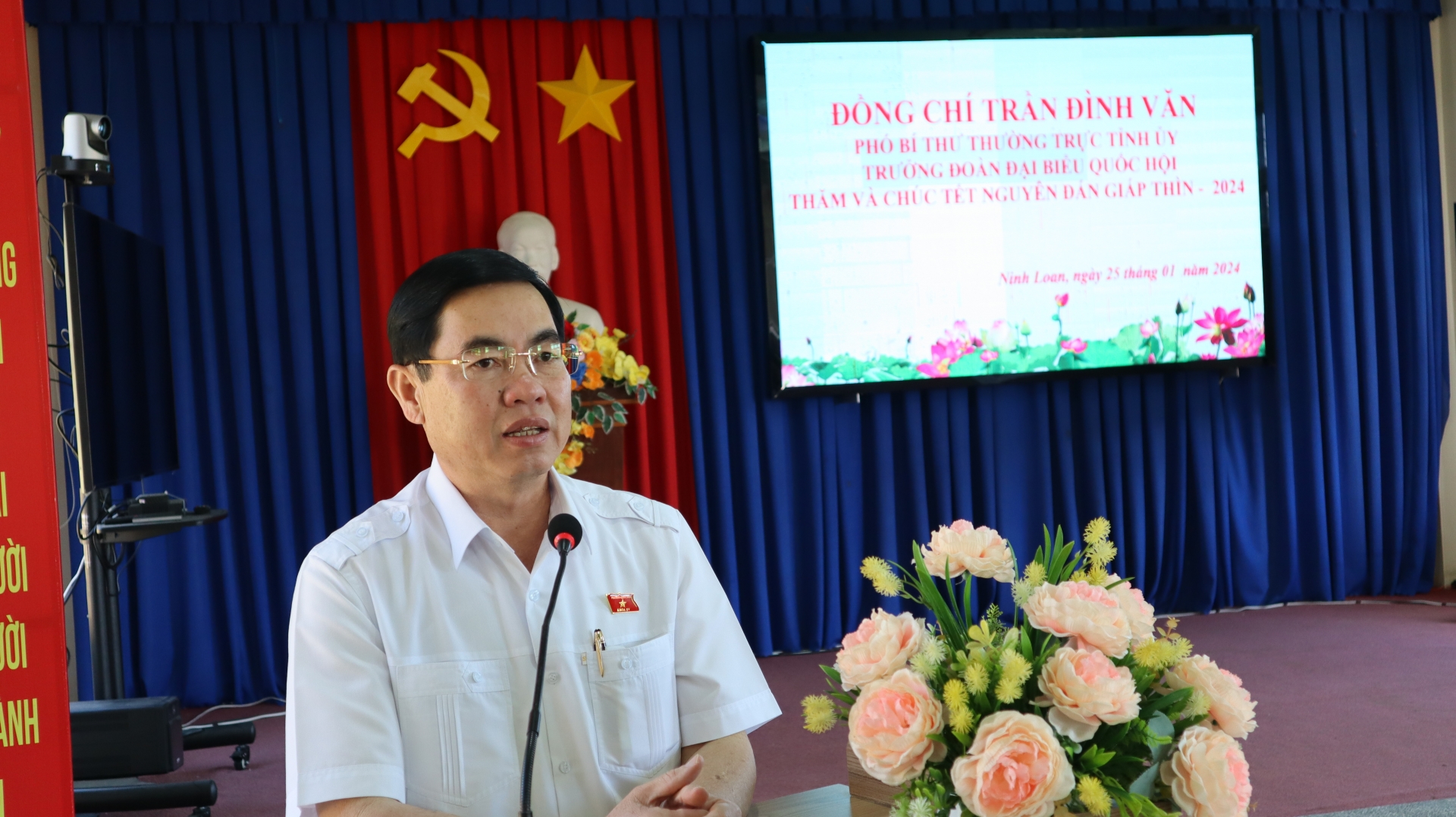 đồng chí Trần Đình Văn – Phó Bí thư Thường trực Tỉnh ủy, Trưởng đoàn đại biểu Quốc hội đơn vị tỉnh Lâm Đồng, phát biểu