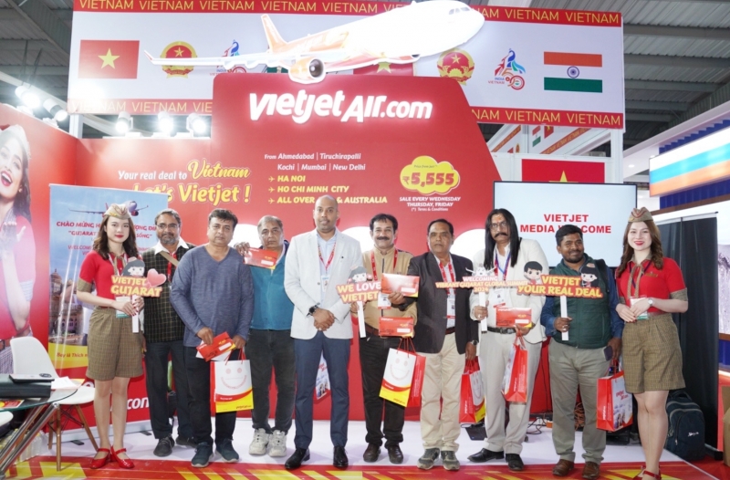  Vietjet tặng 50 cặp đôi Ấn Độ vé bay miễn phí khắp Việt Nam