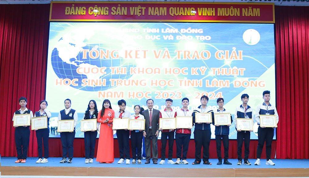 73 dự án được trao giải tại lễ Tổng kết cuộc thi Khoa học và Kỹ thuật học sinh trung học tỉnh Lâm Đồng lần thứ 16