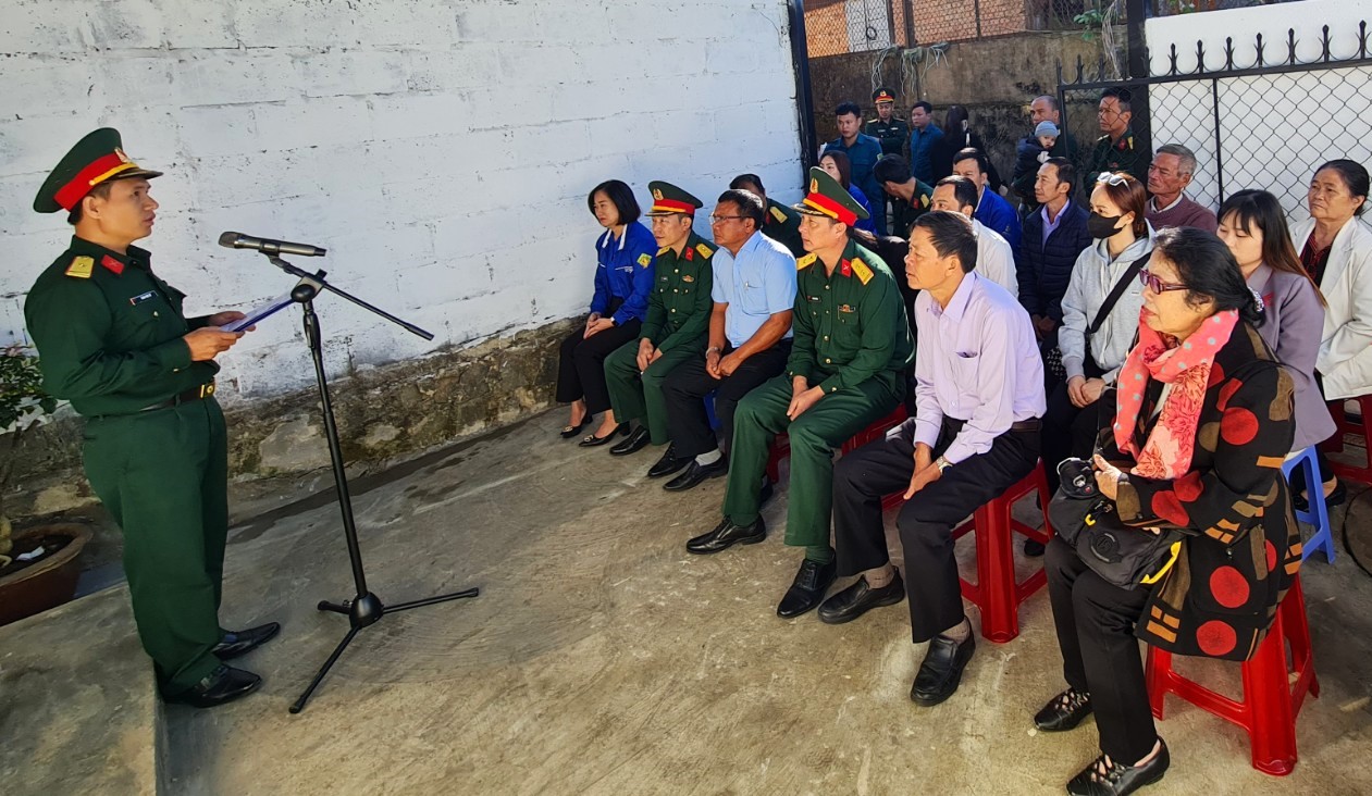 Bảo Lộc: Trao tặng nhà nghĩa tình quân - dân cho gia đình dân quân hoàn cảnh khó khăn