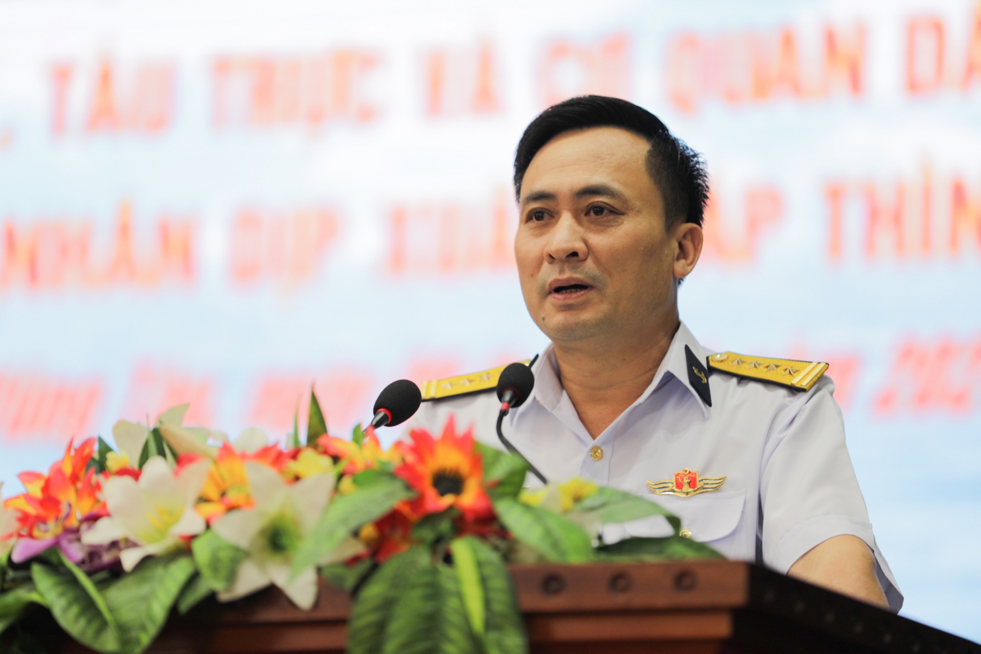 Đại tá Vũ Anh Tuấn, Bí thư Đảng ủy, Chính ủy Vùng 2 Hải quân phát biểu tại buổi gặp mặt