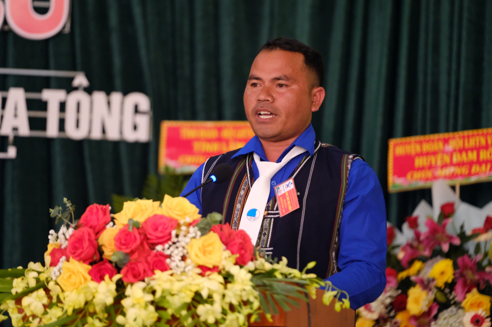 Đồng chí Liêng Hot Ha Ngát – Chủ tịch Hội LHTN xã Đạ Tông nhiệm kỳ 20219 – 2024 báo cáo kết quả thực hiện nhiệm vụ nhiệm kỳ qua