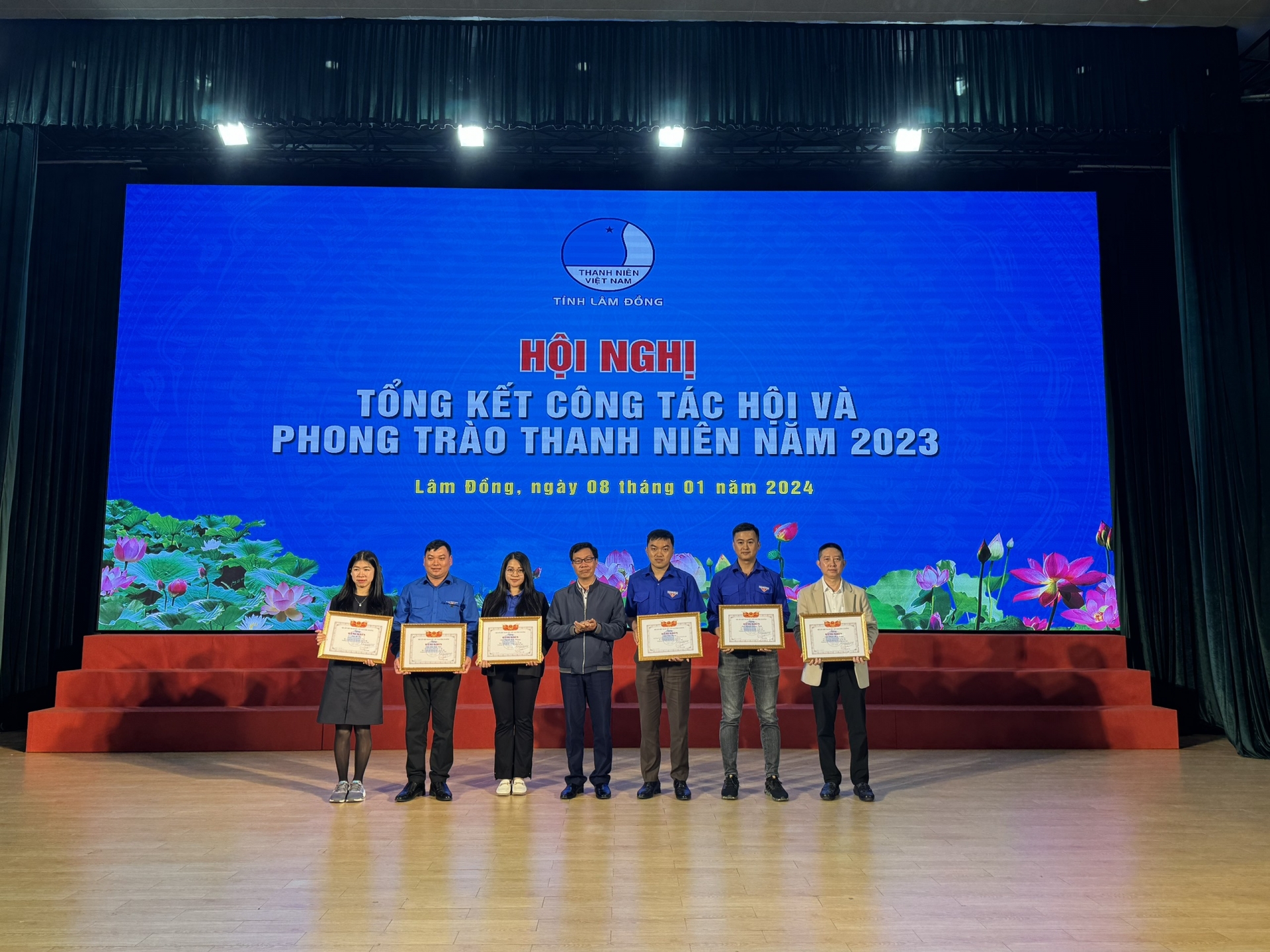 Ban Thư ký Hội LHTN Việt Nam tỉnh tuyên dương các cá nhân đã có thành tích xuất sắc trong công tác Hội và phong trào thanh niên năm 2023