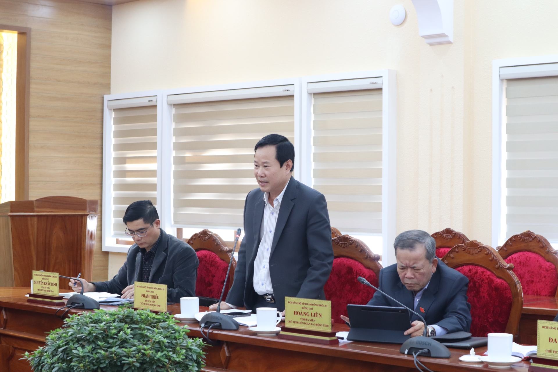 Lãnh đạo Ủy ban MTTQ tỉnh tham gia ý kiến tại Hội nghị