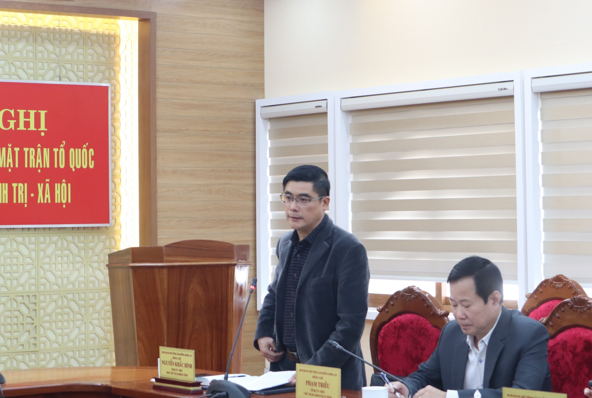 Đồng chí Nguyễn Khắc Bình - Phó Chủ tịch HĐND tỉnh phát biểu tại Hội 