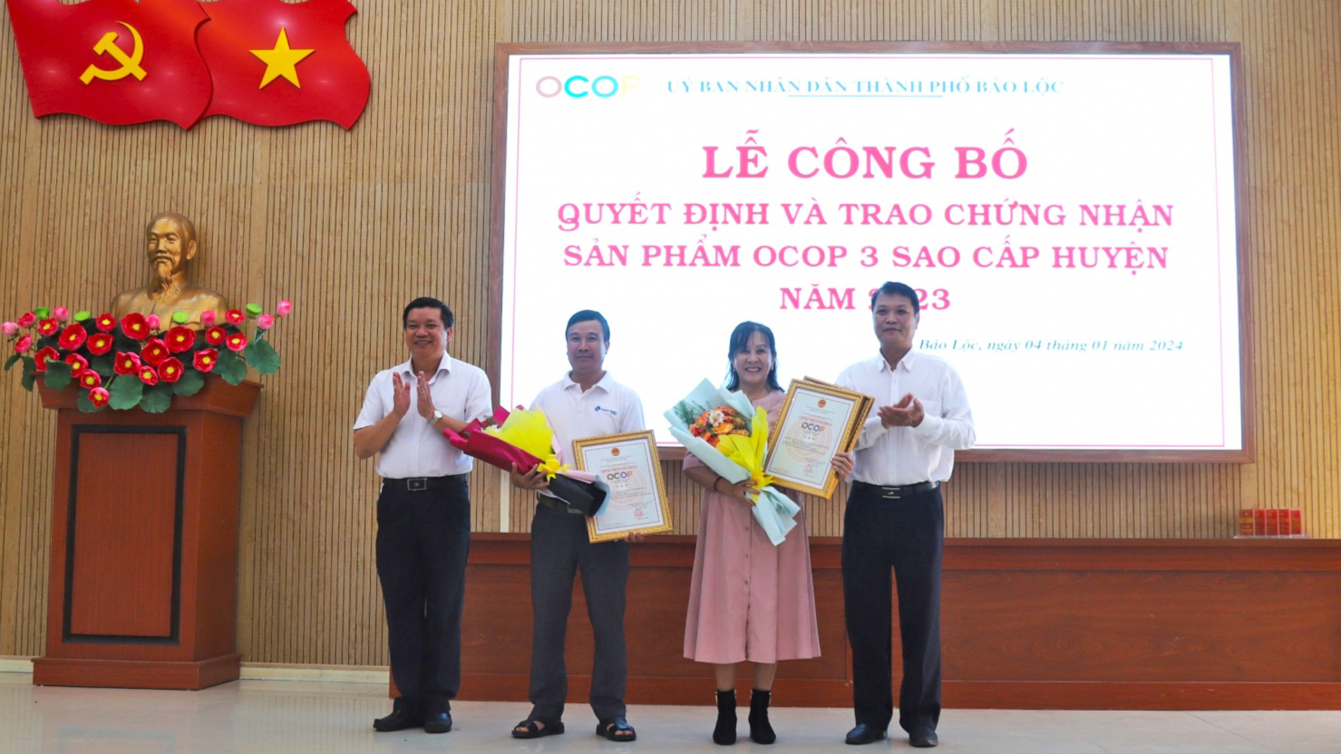 Các chủ thể sản phẩm nông nghiệp nhận chứng nhận OCOP 3 sao