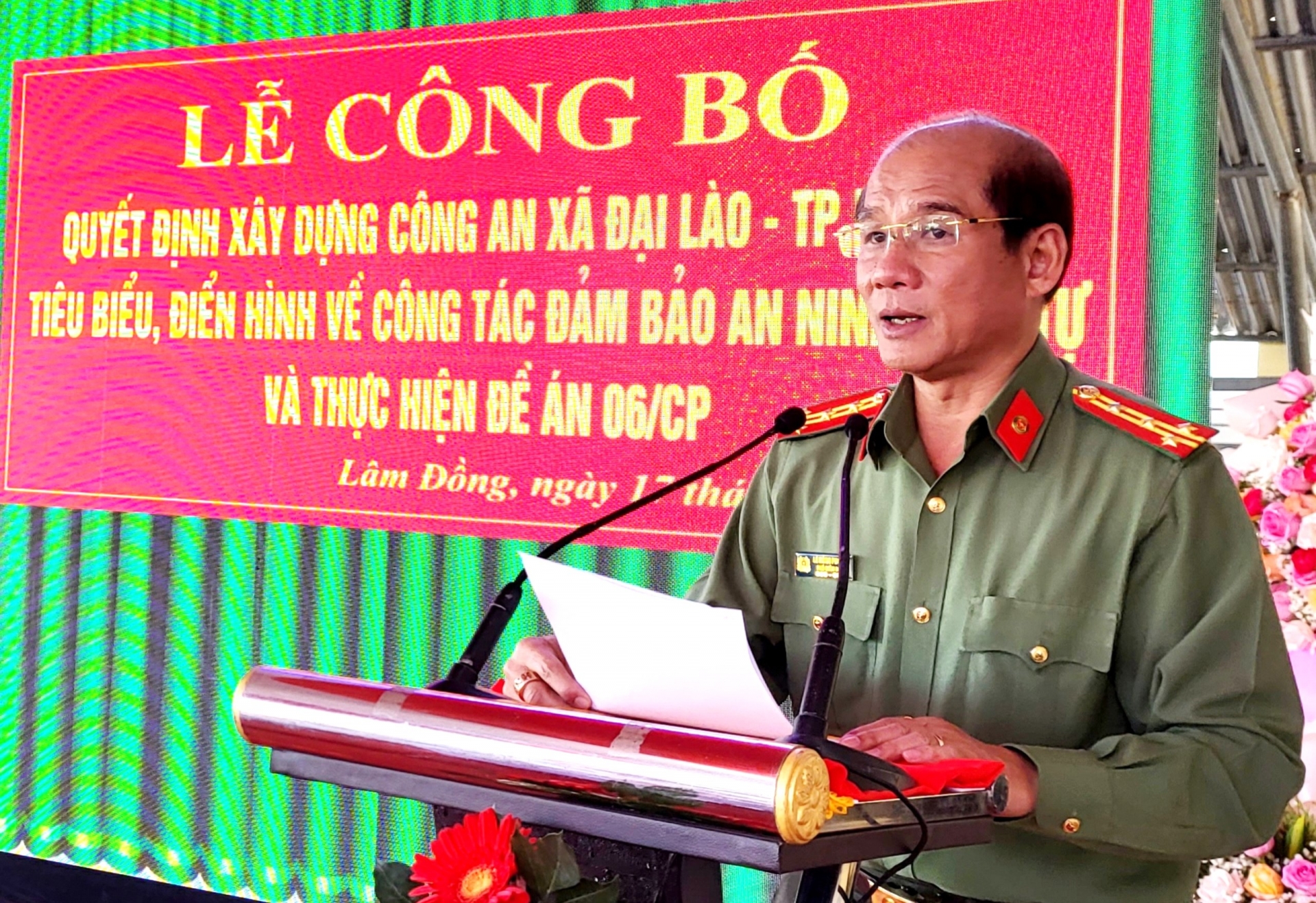 Đại tá Lê Hồng Phong - Phó Giám đốc Công an tỉnh Lâm Đồng phát biểu chỉ đạo tại buổi lễ